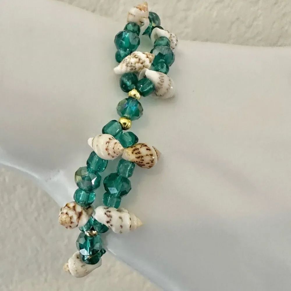 Green crystal beaded shell bracelet